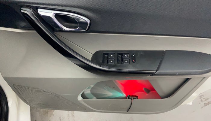 2017 Tata Tiago XZA PETROL, Petrol, Automatic, 21,763 km, Driver Side Door Panels Control