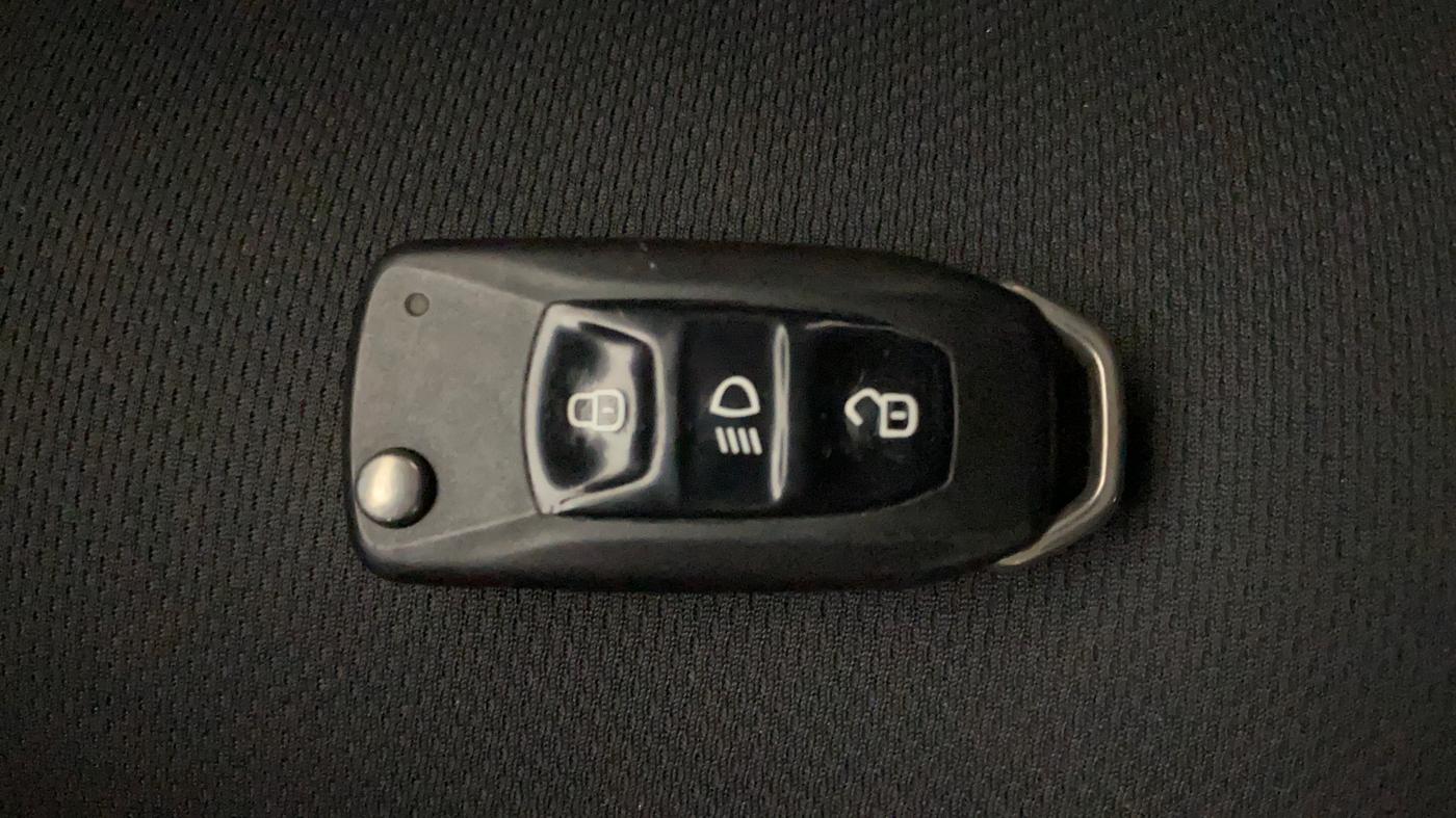 2017 Tata Tiago XZA PETROL, Petrol, Automatic, 21,763 km, Key Close Up