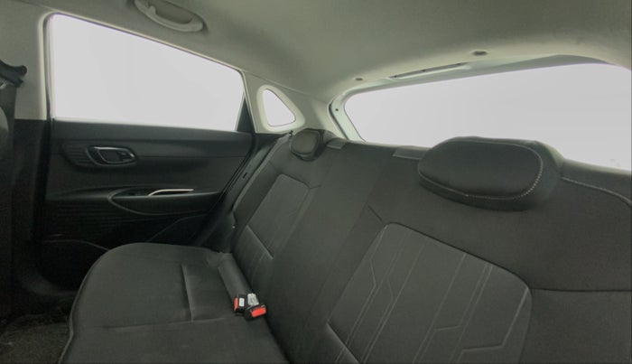 2020 Hyundai NEW I20 ASTA 1.2 AT, Petrol, Automatic, 34,580 km, Right Side Rear Door Cabin