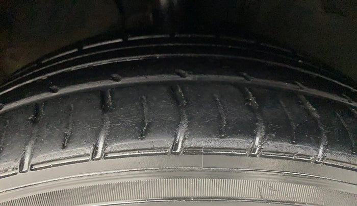 2015 Toyota Corolla Altis VL CVT PETROL, Petrol, Automatic, 79,216 km, Right Front Tyre Tread