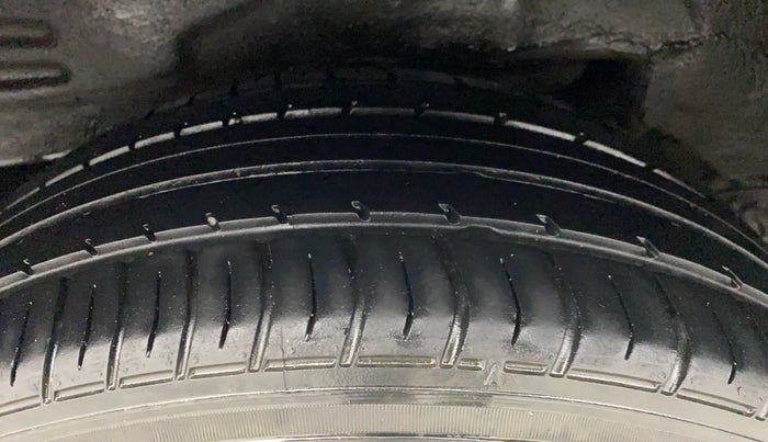 2015 Toyota Corolla Altis VL CVT PETROL, Petrol, Automatic, 79,216 km, Right Rear Tyre Tread