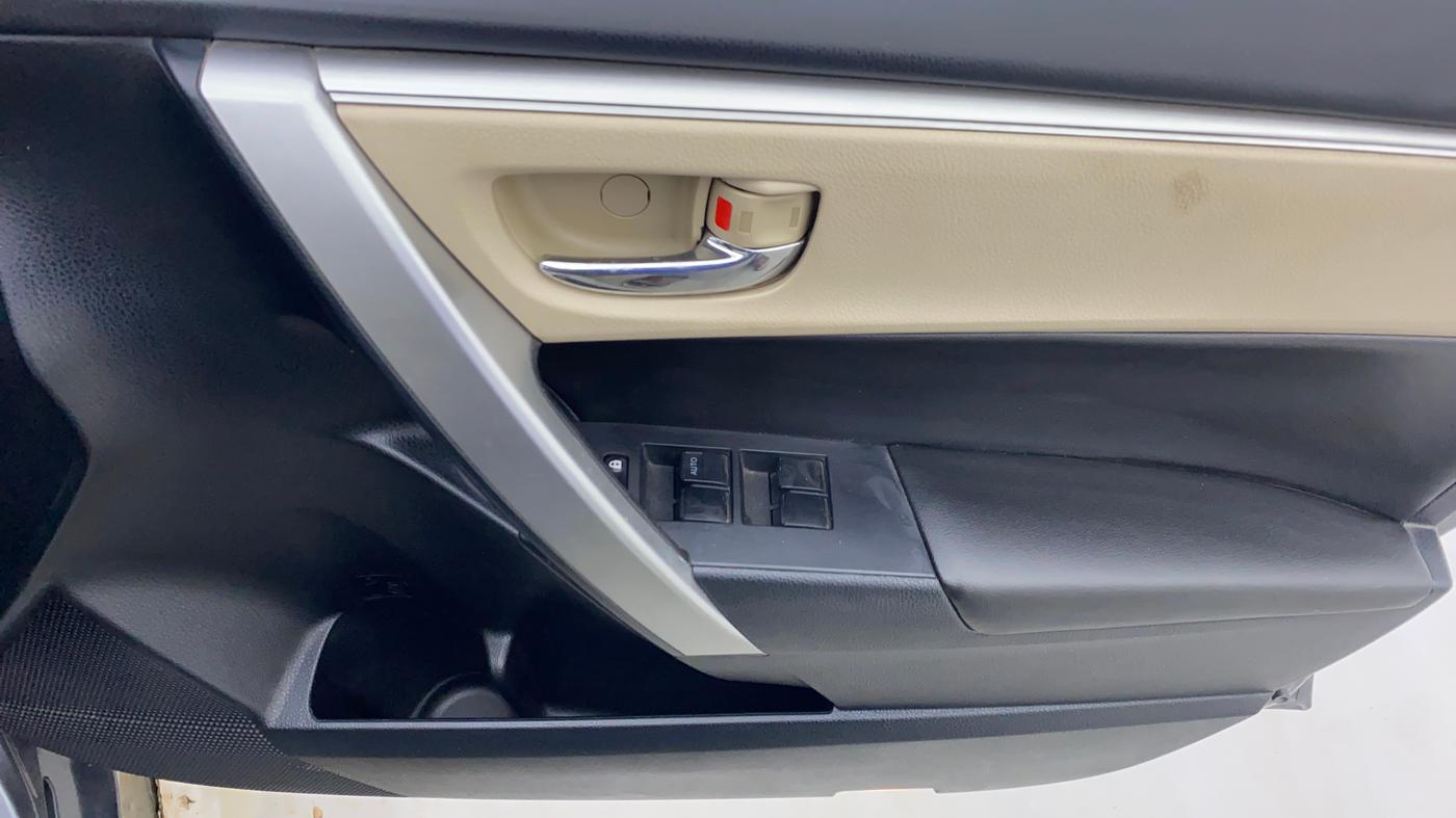 2015 Toyota Corolla Altis VL CVT PETROL, Petrol, Automatic, 79,292 km, Driver Side Door Panels Control