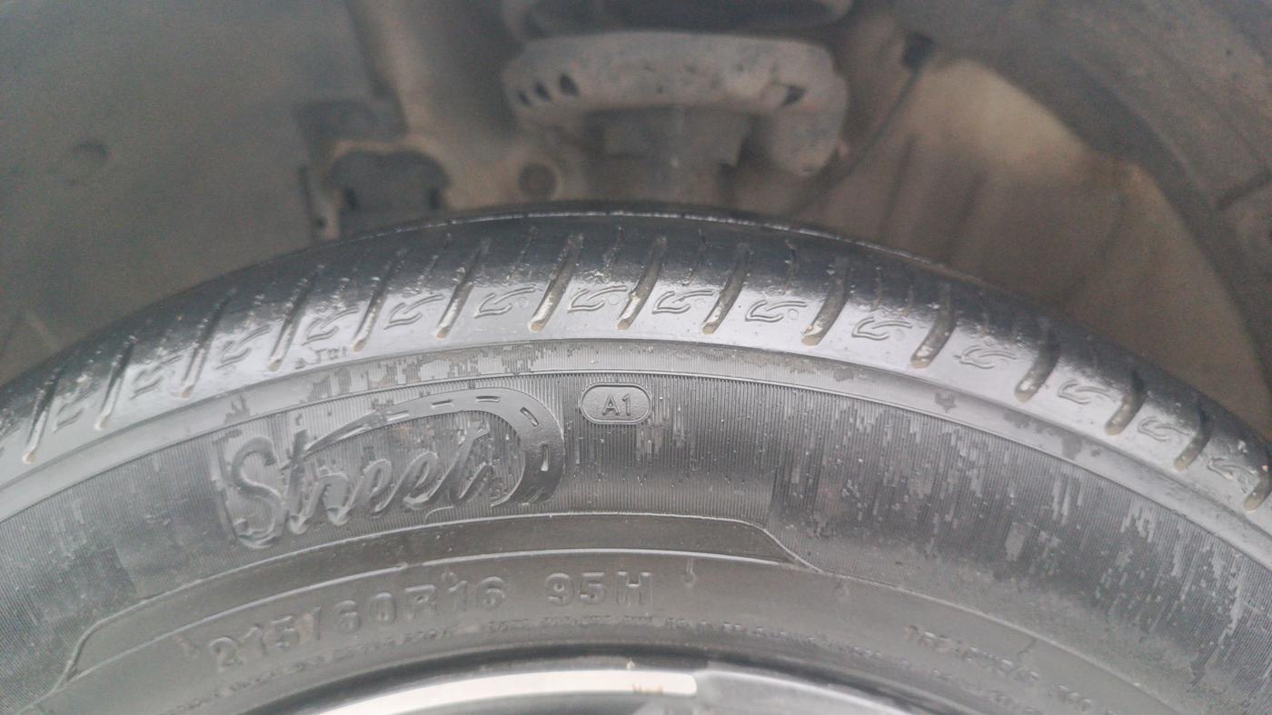 2020 Hyundai VENUE SX 1.0 TURBO, Petrol, Manual, 59,700 km, Left Front Tyre Tread