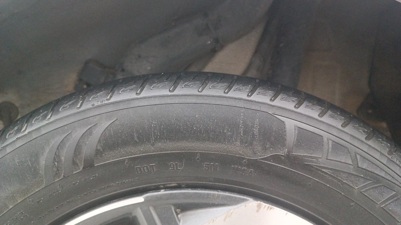 2020 Hyundai VENUE SX 1.0 TURBO, Petrol, Manual, 59,700 km, Left Rear Tyre Tread