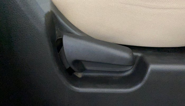 2017 Maruti Wagon R 1.0 LXI CNG, CNG, Manual, 89,289 km, Driver Side Adjustment Panel