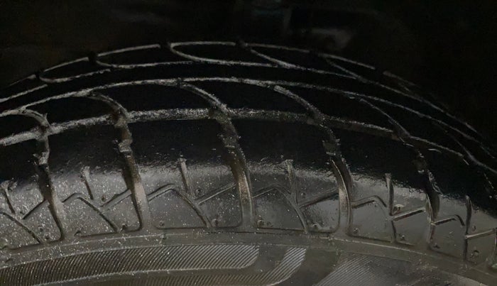 2017 Maruti Wagon R 1.0 LXI CNG, CNG, Manual, 89,289 km, Left Front Tyre Tread