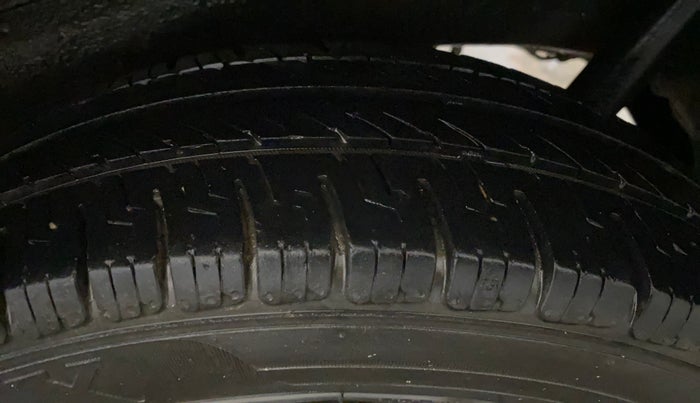 2017 Maruti Wagon R 1.0 LXI CNG, CNG, Manual, 89,289 km, Left Rear Tyre Tread