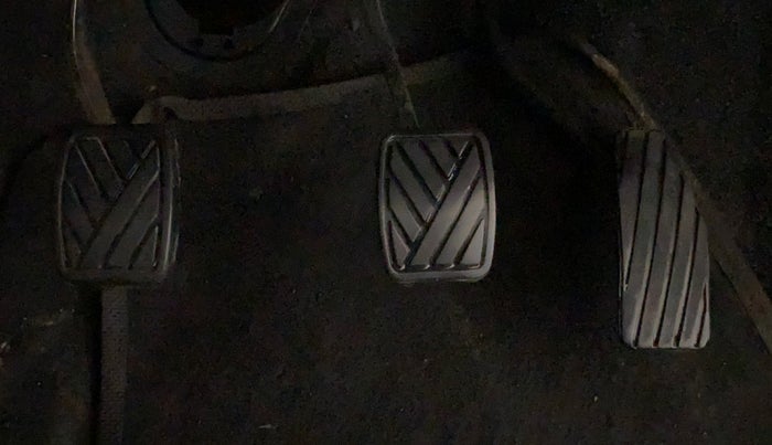 2017 Maruti Wagon R 1.0 LXI CNG, CNG, Manual, 89,289 km, Pedals