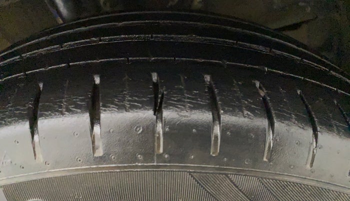 2018 Maruti Baleno ZETA PETROL 1.2, Petrol, Manual, 19,499 km, Left Front Tyre Tread