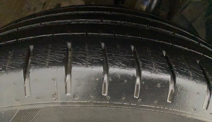 2018 Maruti Baleno ZETA PETROL 1.2, Petrol, Manual, 19,499 km, Right Rear Tyre Tread