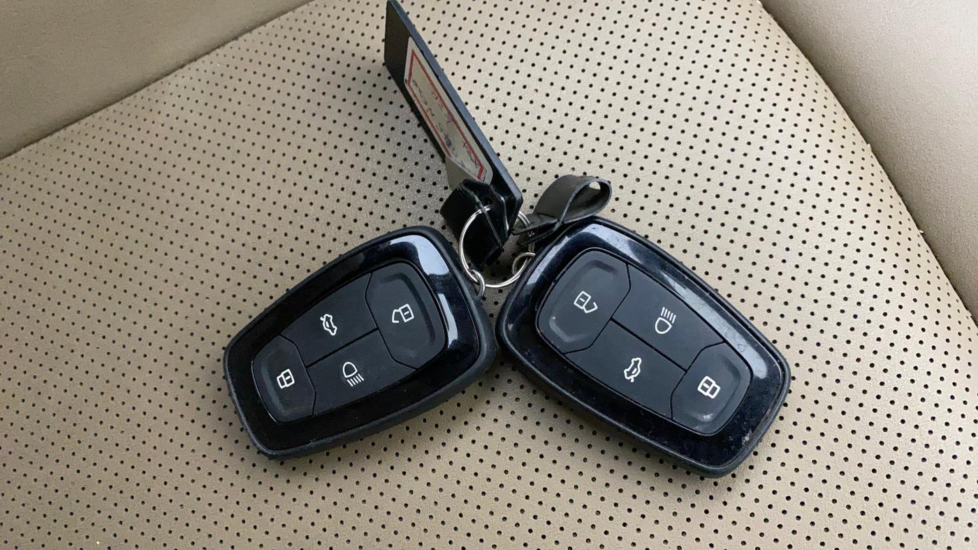 2022 Tata NEXON XZ PLUS (PREMIUM) KAZIRANGA PETROL, Petrol, Manual, 81,792 km, Key Close Up