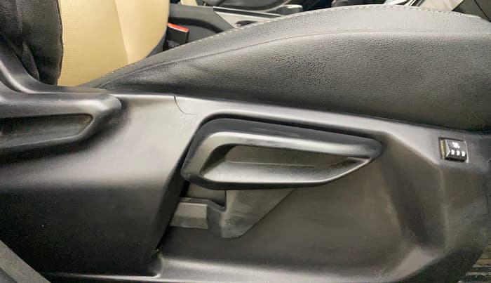 2022 Tata NEXON XZ PLUS (PREMIUM) KAZIRANGA PETROL, Petrol, Manual, 81,792 km, Driver Side Adjustment Panel