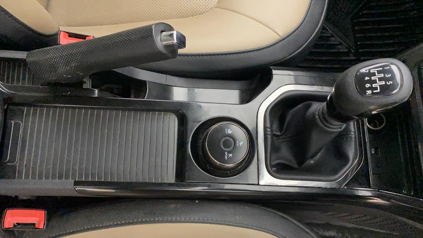 2022 Tata NEXON XZ PLUS (PREMIUM) KAZIRANGA PETROL, Petrol, Manual, 81,792 km, Gear Lever
