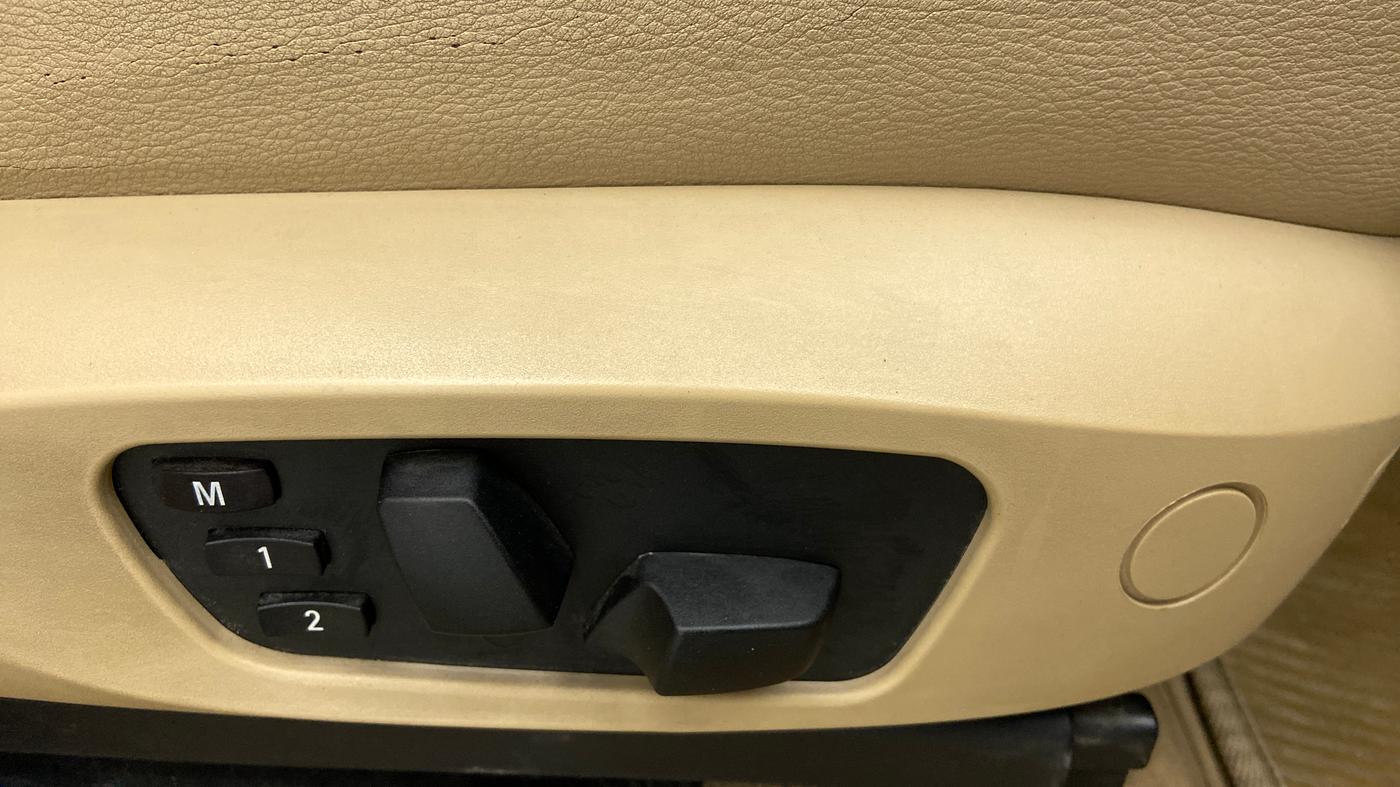 2013 BMW X3 XDRIVE 20D, Diesel, Automatic, 67,468 km, Driver Side Adjustment Panel