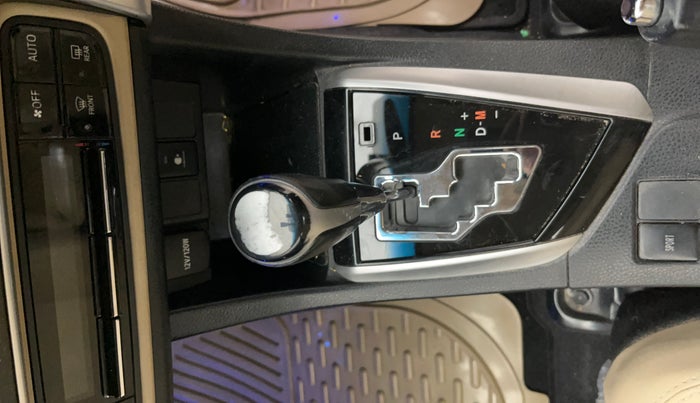 2017 Toyota Corolla Altis VL CVT PETROL, Petrol, Automatic, 98,966 km, Gear Lever