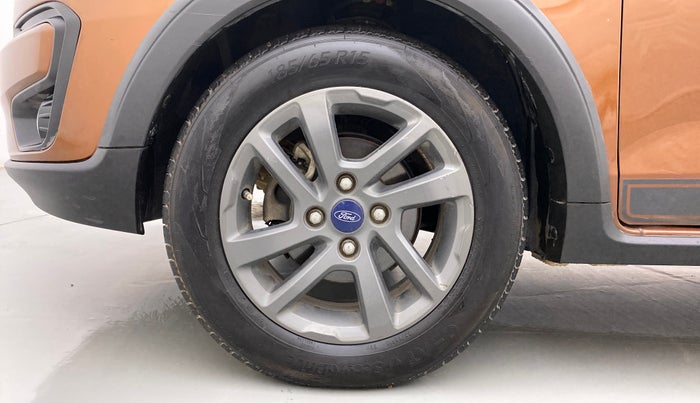2019 Ford FREESTYLE TITANIUM PLUS 1.2 PETROL, Petrol, Manual, 76,352 km, Left Front Wheel