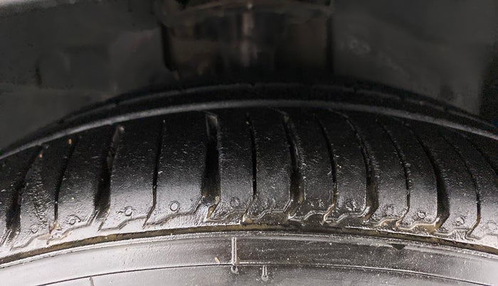 2019 Ford FREESTYLE TITANIUM PLUS 1.2 PETROL, Petrol, Manual, 76,352 km, Right Front Tyre Tread