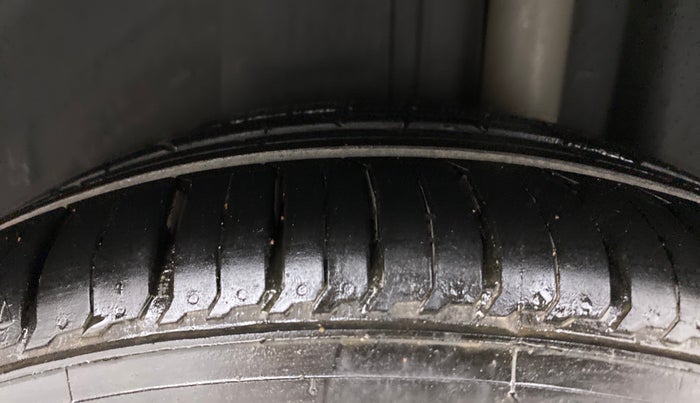 2019 Ford FREESTYLE TITANIUM PLUS 1.2 PETROL, Petrol, Manual, 76,352 km, Left Rear Tyre Tread