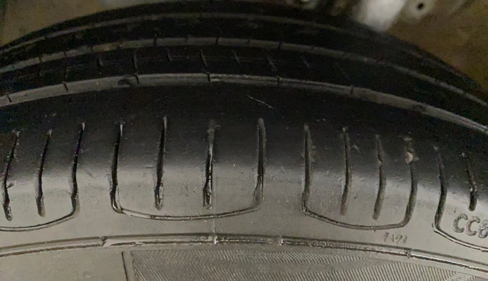 2021 Maruti New Wagon-R LXI CNG 1.0, CNG, Manual, 58,947 km, Left Front Tyre Tread