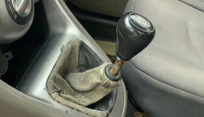 2012 Hyundai i10 MAGNA 1.2, Petrol, Manual, 63,734 km, Gear lever - Boot cover slightly torn