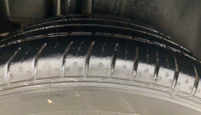 2022 Maruti Ciaz ALPHA 1.5 SHVS PETROL, Petrol, Manual, 34,894 km, Right Rear Tyre Tread