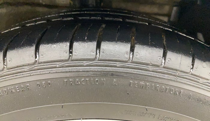 2022 Maruti Ciaz ALPHA 1.5 SHVS PETROL, Petrol, Manual, 34,894 km, Right Front Tyre Tread