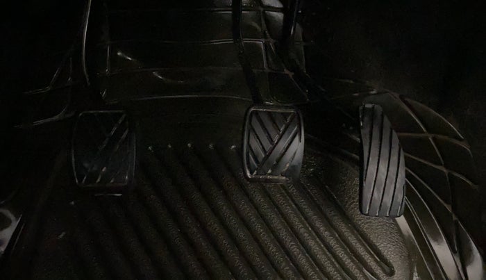 2013 Maruti Wagon R 1.0 LXI CNG, CNG, Manual, 68,882 km, Pedals