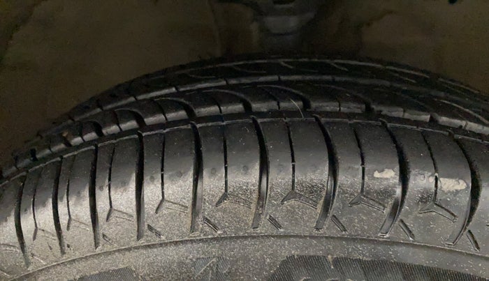 2013 Maruti Wagon R 1.0 LXI CNG, CNG, Manual, 68,882 km, Right Front Tyre Tread