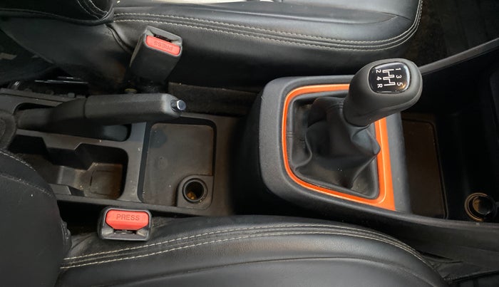 2022 Tata PUNCH ADVENTURE MT, Petrol, Manual, 60,231 km, Gear Lever