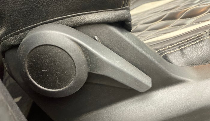 2022 Tata PUNCH ADVENTURE MT, Petrol, Manual, 60,231 km, Driver Side Adjustment Panel