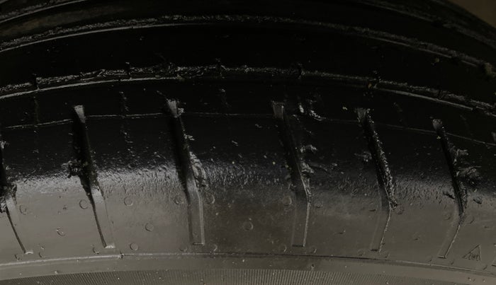 2022 Tata PUNCH ADVENTURE MT, Petrol, Manual, 60,231 km, Right Front Tyre Tread