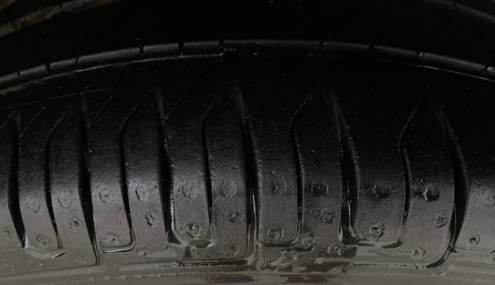 2015 Maruti Alto K10 VXI, Petrol, Manual, 34,701 km, Left Rear Tyre Tread