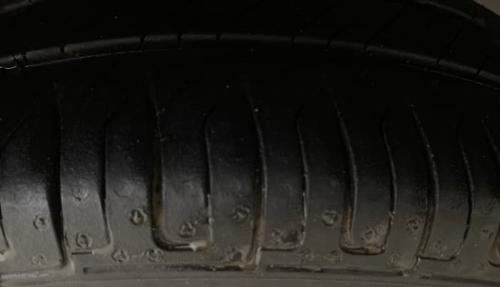 2015 Maruti Alto K10 VXI, Petrol, Manual, 34,701 km, Right Rear Tyre Tread