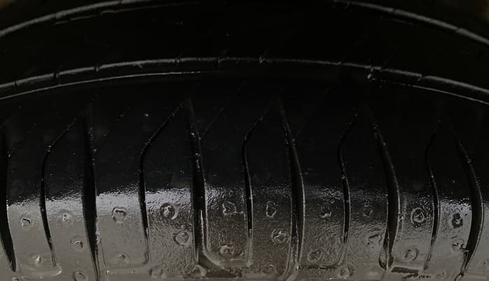 2015 Maruti Alto K10 VXI, Petrol, Manual, 34,701 km, Left Front Tyre Tread
