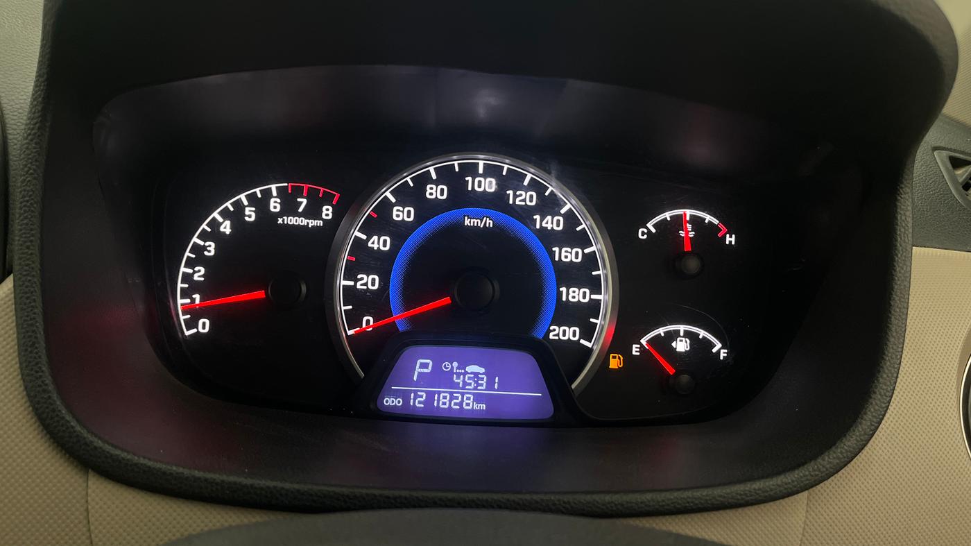2017 Hyundai Grand i10 SPORTZ (O) AT 1.2 KAPPA VTVT, CNG, Automatic, 1,21,820 km, Odometer Image