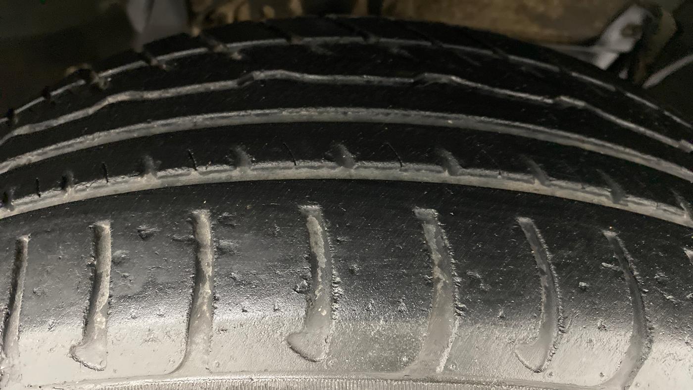 2017 Renault Duster RXZ 85 PS DIESEL, Diesel, Manual, 33,368 km, Right Front Tyre Tread