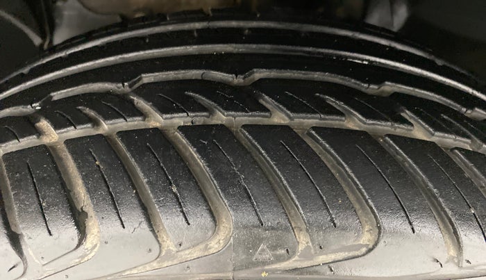 2017 Renault Duster RXZ 85 PS DIESEL, Diesel, Manual, 33,368 km, Left Front Tyre Tread