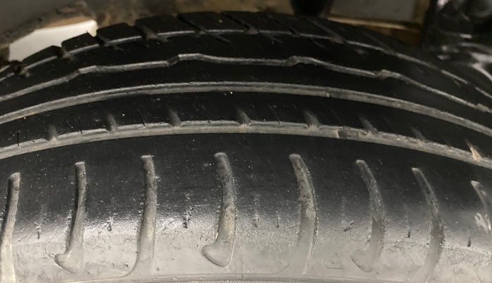 2017 Renault Duster RXZ 85 PS DIESEL, Diesel, Manual, 33,368 km, Left Rear Tyre Tread