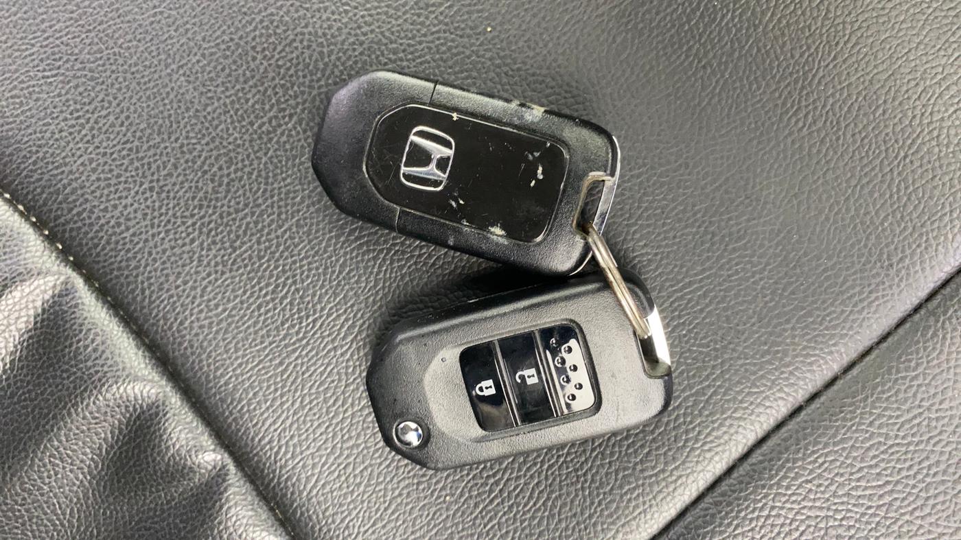 2020 Honda WR-V 1.2L I-VTEC SV MT, Petrol, Manual, 31,351 km, Key Close Up