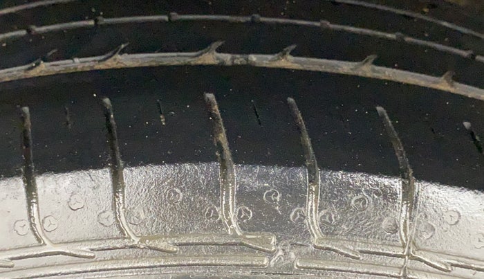 2020 Honda WR-V 1.2L I-VTEC SV MT, Petrol, Manual, 31,351 km, Right Rear Tyre Tread