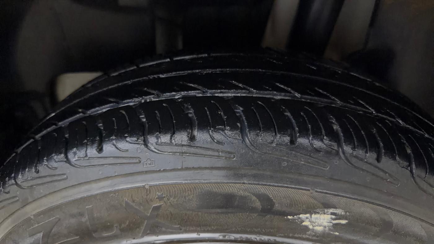 2019 Maruti Swift LXI, Petrol, Manual, 48,870 km, Left Rear Tyre Tread
