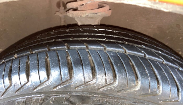2015 Maruti Alto K10 VXI, Petrol, Manual, 42,918 km, Right Front Tyre Tread