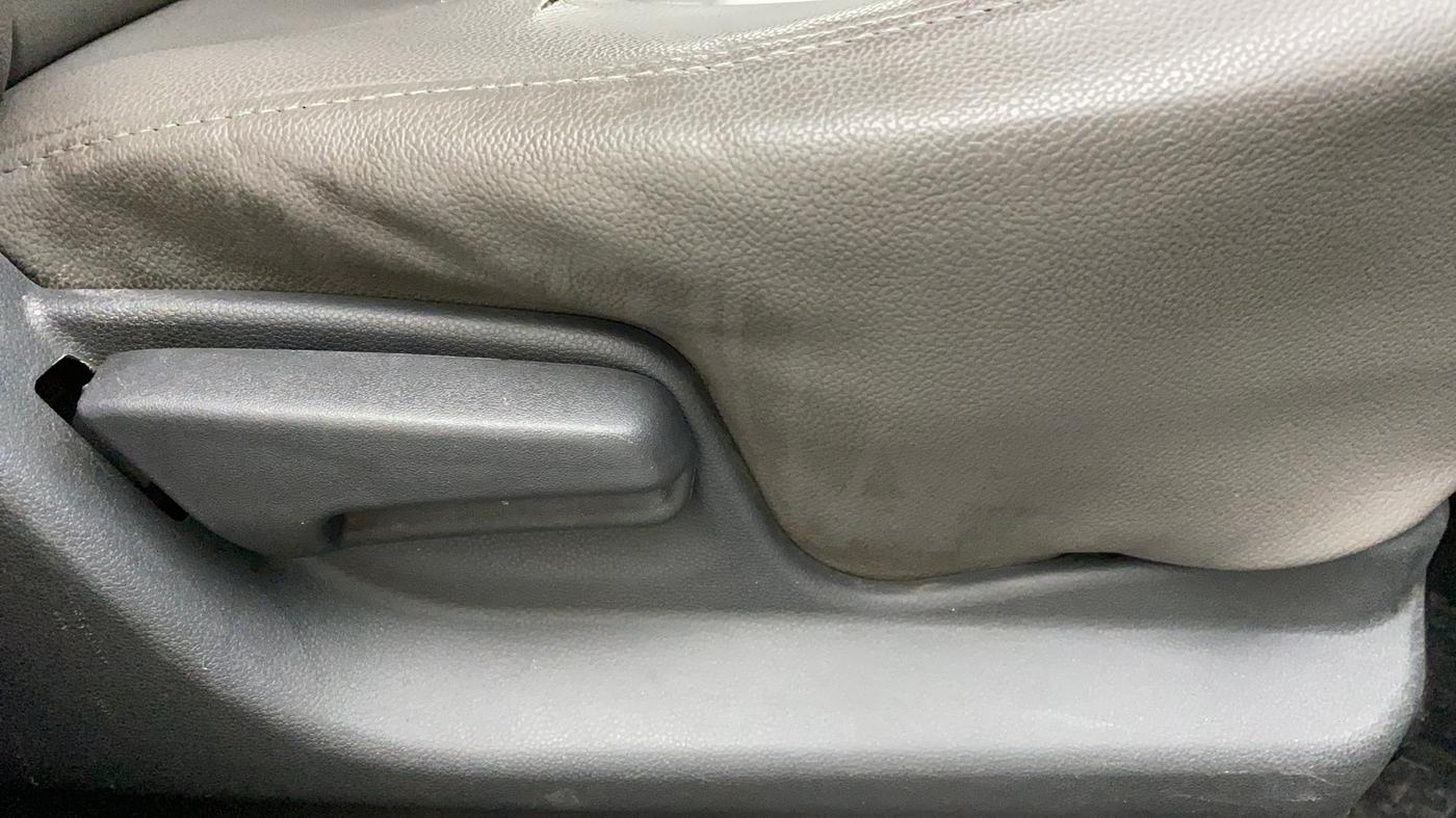 2011 Maruti Ritz VXI, Petrol, Manual, 82,043 km, Driver Side Adjustment Panel