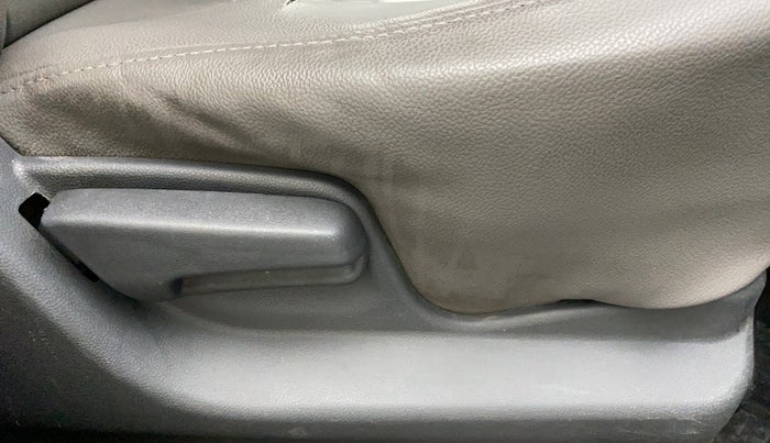 2011 Maruti Ritz VXI, Petrol, Manual, 82,043 km, Driver Side Adjustment Panel