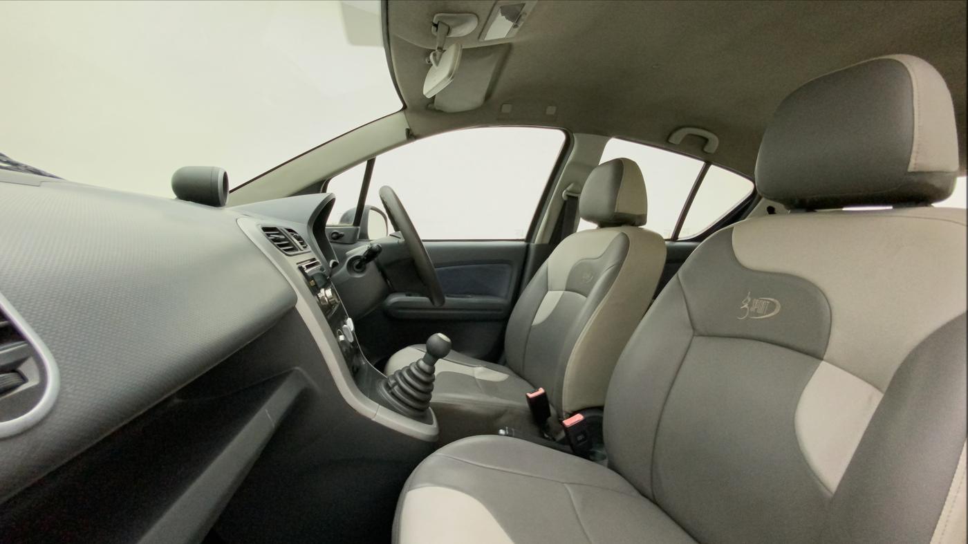 2011 Maruti Ritz VXI, Petrol, Manual, 82,043 km, Right Side Front Door Cabin