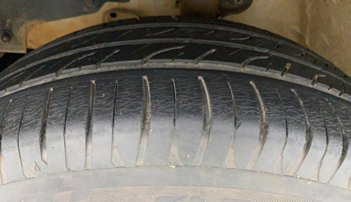 2018 Mahindra KUV 100 NXT K2 P 6 STR, Petrol, Manual, 13,243 km, Left Front Tyre Tread