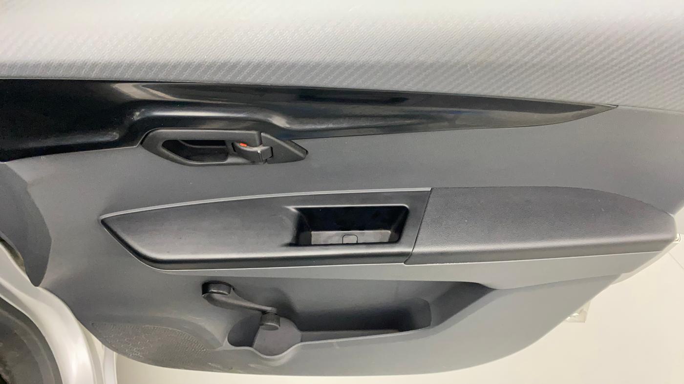 2018 Mahindra KUV 100 NXT K2 P 6 STR, Petrol, Manual, 13,243 km, Driver Side Door Panels Control