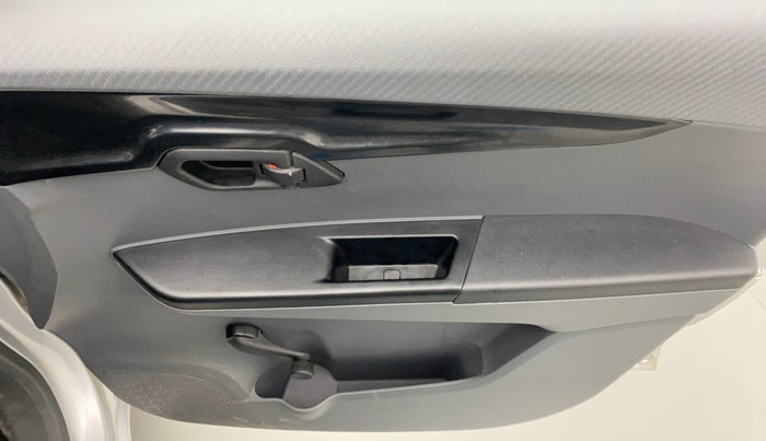 2018 Mahindra KUV 100 NXT K2 P 6 STR, Petrol, Manual, 13,243 km, Driver Side Door Panels Control