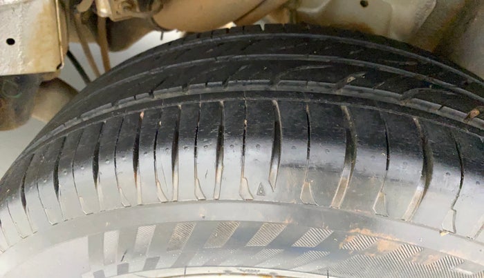 2018 Mahindra KUV 100 NXT K2 P 6 STR, Petrol, Manual, 13,243 km, Left Rear Tyre Tread