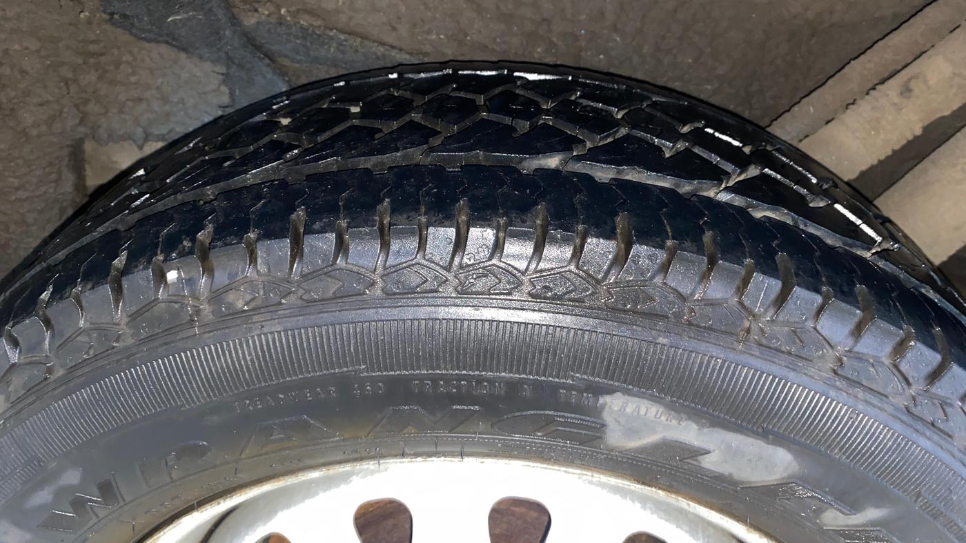 2019 Mahindra MARAZZO M2 7STR, Diesel, Manual, 1,41,255 km, Left Rear Tyre Tread
